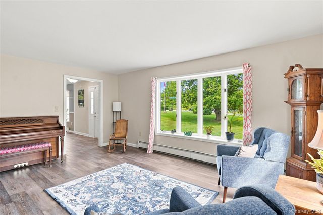 18 English Way, Pleasant Valley, NY 12569