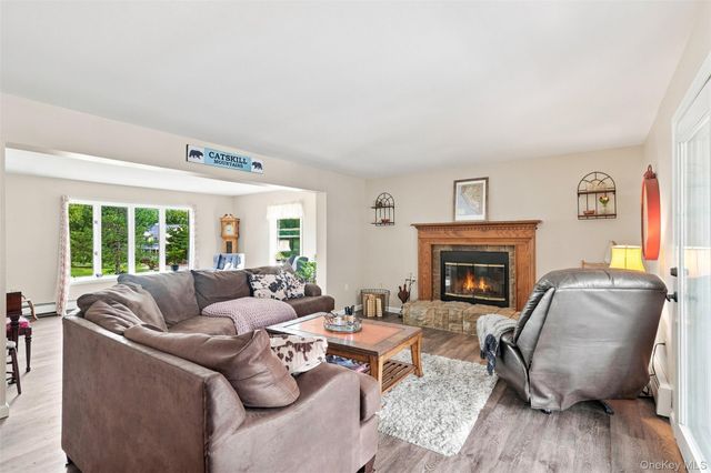18 English Way, Pleasant Valley, NY 12569