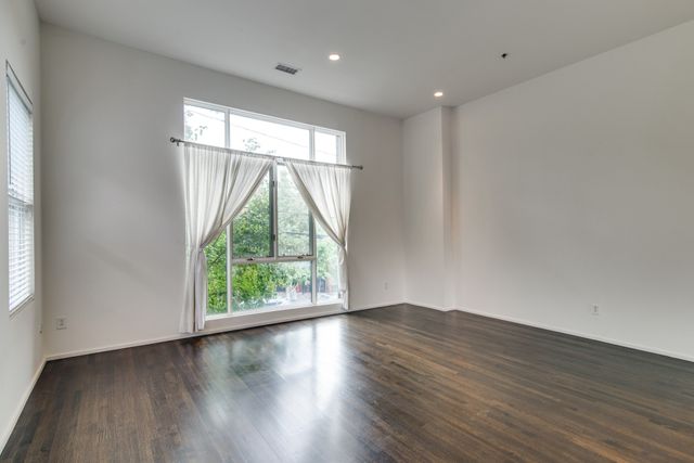 1201 5th Ave N Apt 203, Nashville, TN 37208