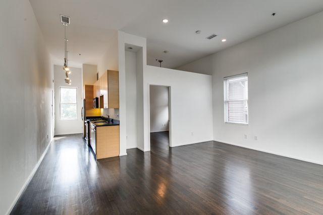 1201 5th Ave N Apt 203, Nashville, TN 37208