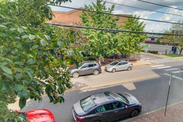 1201 5th Ave N Apt 203, Nashville, TN 37208