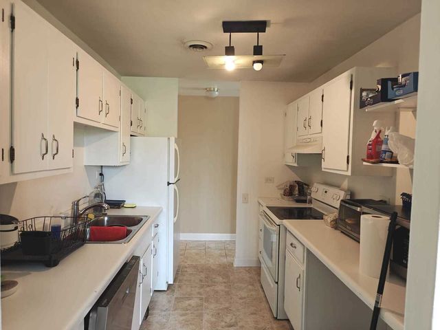 425 Walnut Creek Lane 1401, Lisle, IL 60532