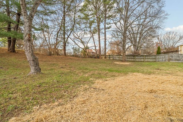 4829 Concord Dr, Hermitage, TN 37076