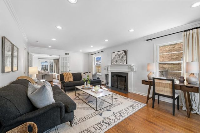 2121 Greenwood Avenue, Wilmette, IL 60091