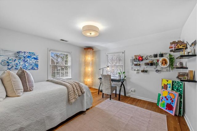 2121 Greenwood Avenue, Wilmette, IL 60091