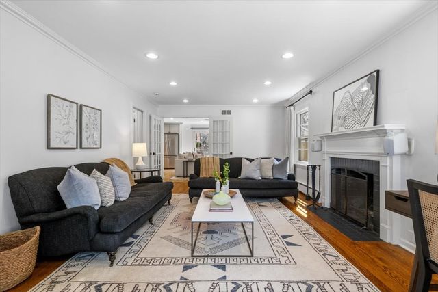 2121 Greenwood Avenue, Wilmette, IL 60091