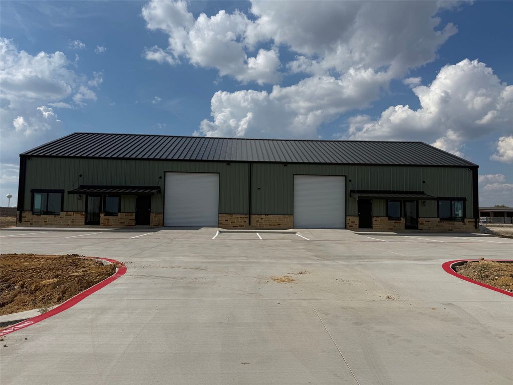 721 Perimeter, Waxahachie, TX 75167 — exterior