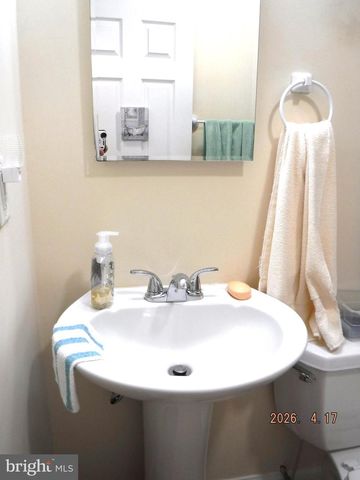 16 CRAFTON RD, Essex, MD 21221