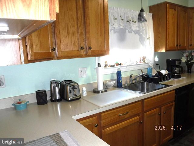 16 CRAFTON RD, Essex, MD 21221