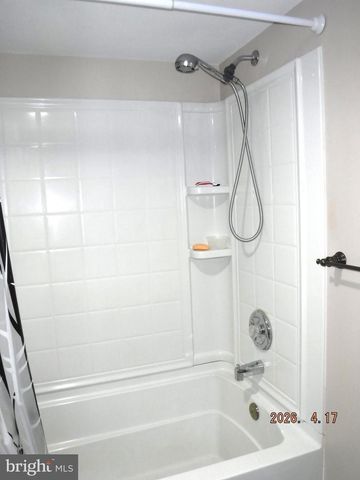 16 CRAFTON RD, Essex, MD 21221