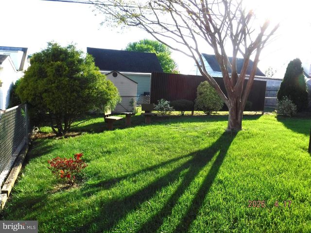 16 CRAFTON RD, Essex, MD 21221