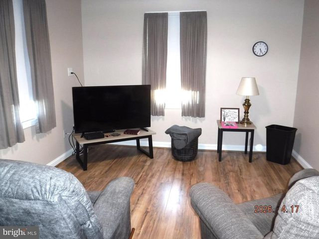 16 CRAFTON RD, Essex, MD 21221