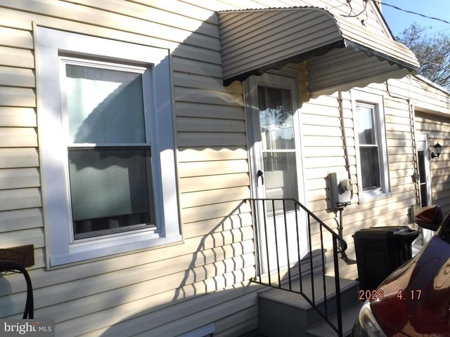 16 CRAFTON RD, Essex, MD 21221