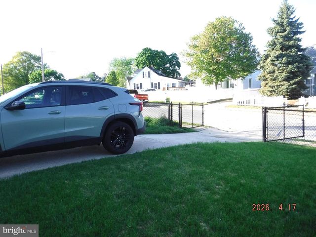 16 CRAFTON RD, Essex, MD 21221