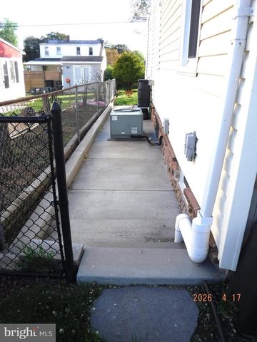 16 CRAFTON RD, Essex, MD 21221