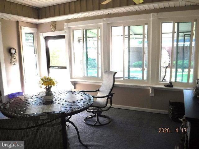 16 CRAFTON RD, Essex, MD 21221