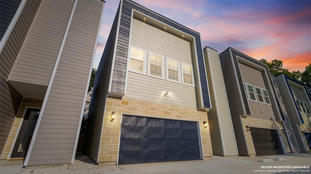 825 Paul Quinn Street C, Houston, TX 77091