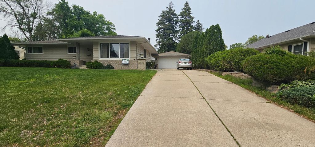 1902 1st Avenue NW, Austin, MN 55912