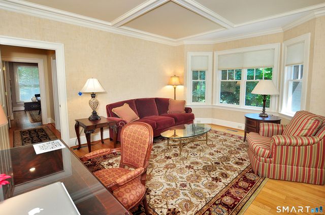 6 Larkins Way, Farmington, CT 06032
