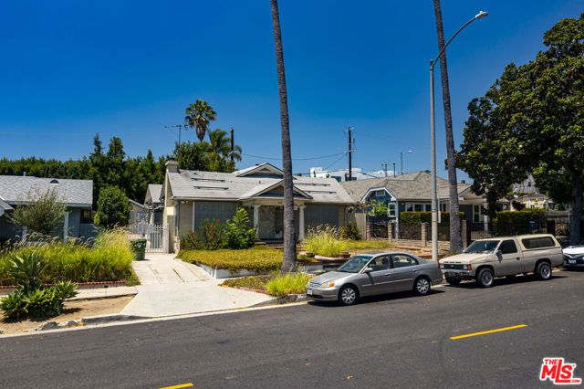 245 N Gramercy Place, Los Angeles, CA 90004
