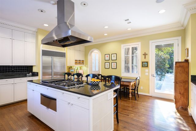 2116 Bradford Park Court, Fort Worth, TX 76107