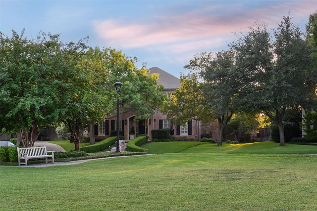 2116 Bradford Park Court, Fort Worth, TX 76107