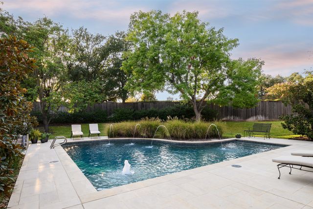 2116 Bradford Park Court, Fort Worth, TX 76107