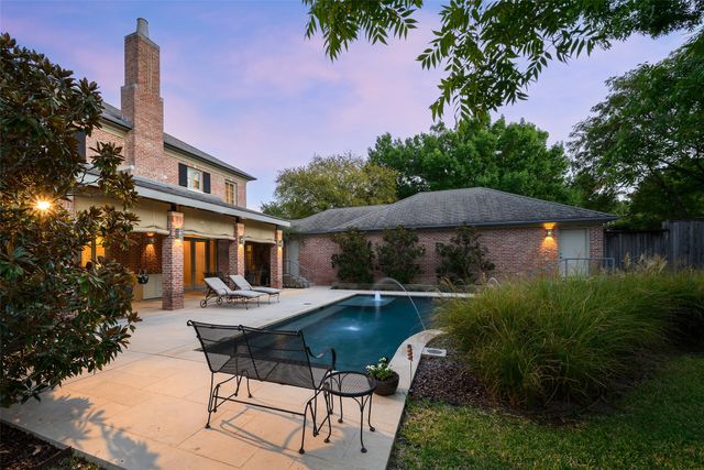 2116 Bradford Park Court, Fort Worth, TX 76107