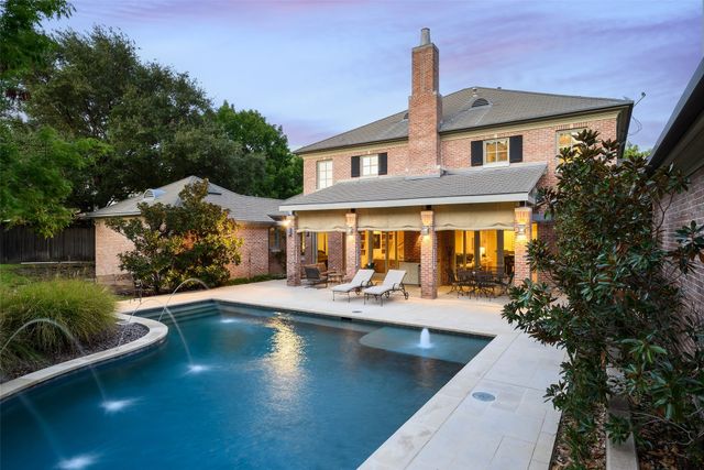 2116 Bradford Park Court, Fort Worth, TX 76107