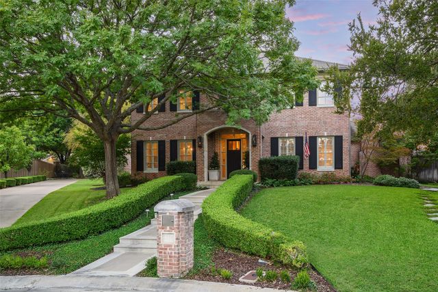 2116 Bradford Park Court, Fort Worth, TX 76107