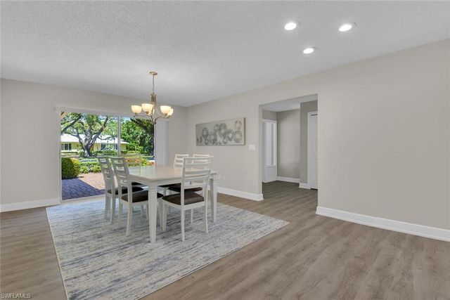 150 1st AVE N, Naples, FL 34102