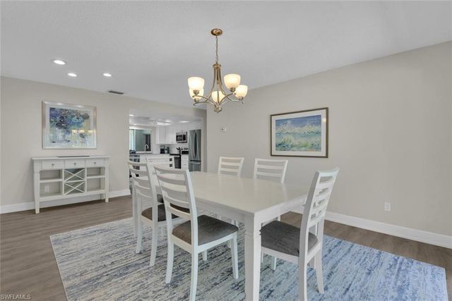 150 1st AVE N, Naples, FL 34102