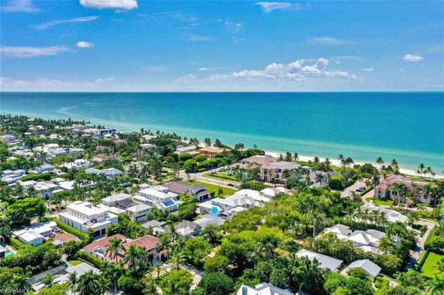 150 1st AVE N, Naples, FL 34102