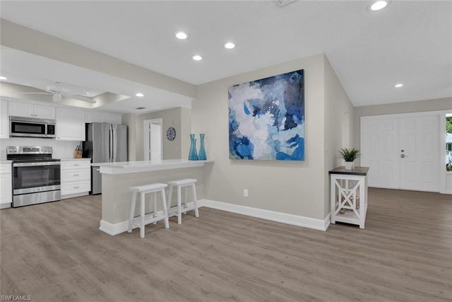 150 1st AVE N, Naples, FL 34102