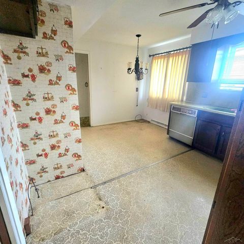 2604 Lapeer Avenue, Saginaw, MI 48601