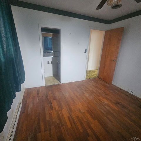 2604 Lapeer Avenue, Saginaw, MI 48601