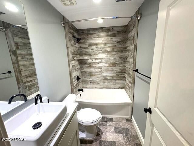 602 E Bond Street, Monett, MO 65708