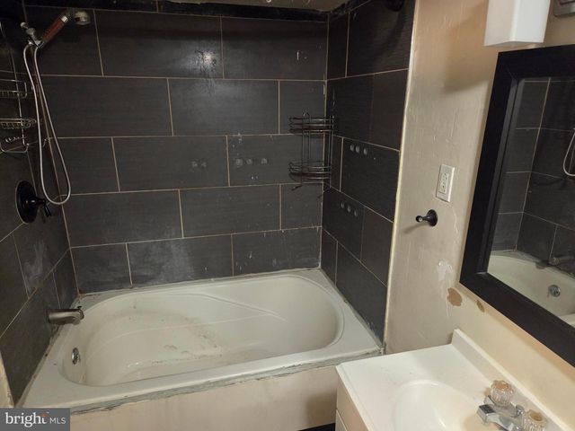 715 SHEPHERD ST NW, Washington, DC 20011