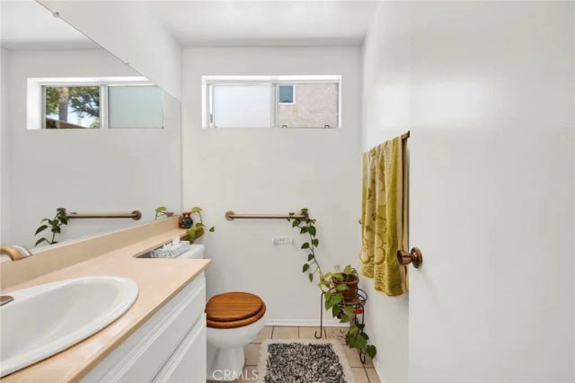 21631 Grovepark, Saugus, CA 91350