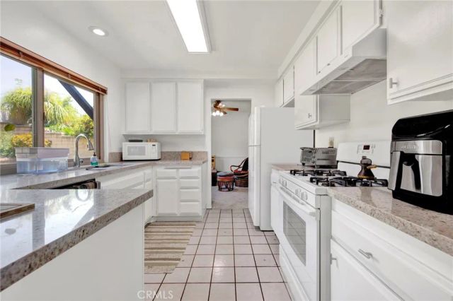 21631 Grovepark, Saugus, CA 91350