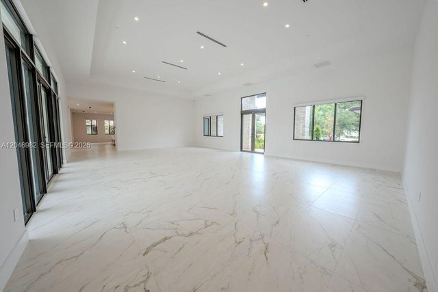 11861 NW 9th St, Plantation, FL 33325