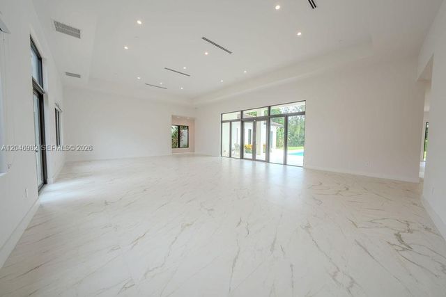 11861 NW 9th St, Plantation, FL 33325