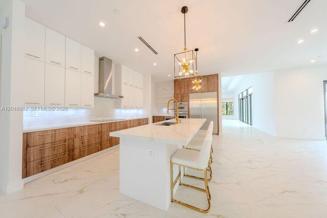 11861 NW 9th St, Plantation, FL 33325
