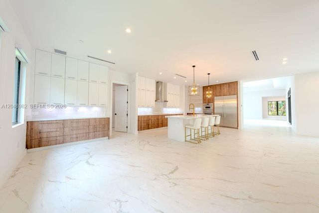 11861 NW 9th St, Plantation, FL 33325