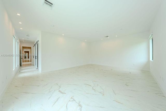 11861 NW 9th St, Plantation, FL 33325