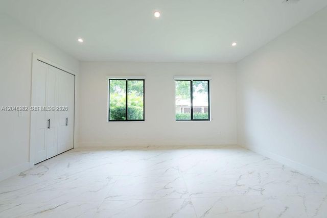 11861 NW 9th St, Plantation, FL 33325