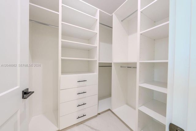 11861 NW 9th St, Plantation, FL 33325