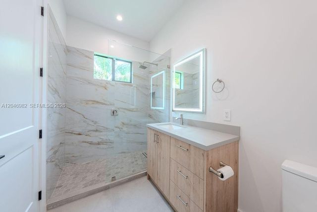 11861 NW 9th St, Plantation, FL 33325