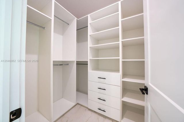 11861 NW 9th St, Plantation, FL 33325