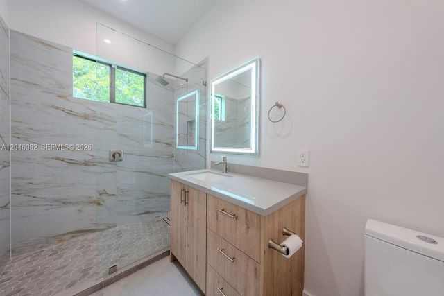 11861 NW 9th St, Plantation, FL 33325